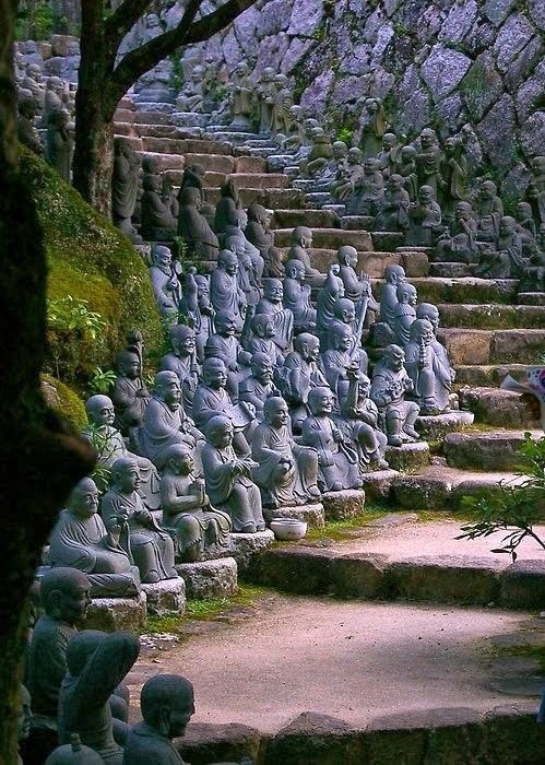 Statue Stairs, Kyoto, Japan