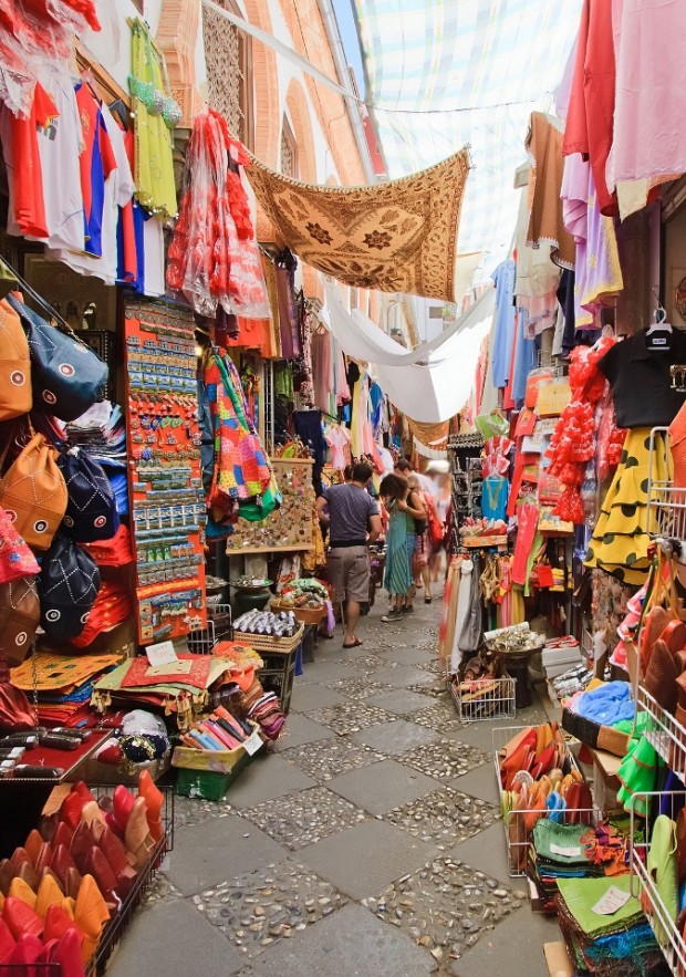 Sreet market in Granada, Spain