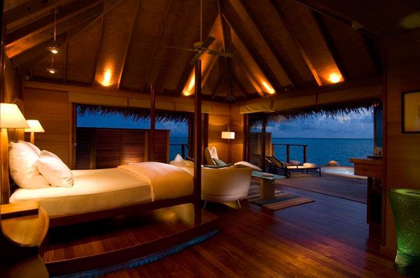 bedroom-near-ocean