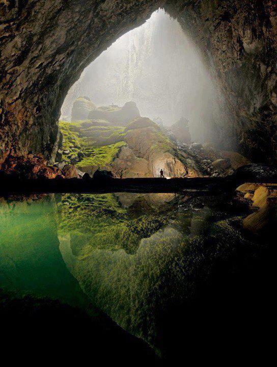 Hang Son Doong Cave , Vietnam