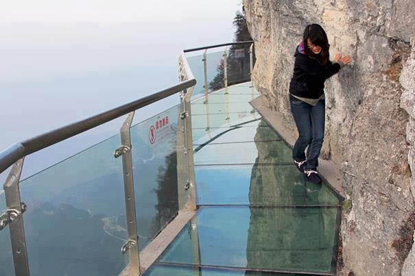 Glass Pavement for Tourists Built on 4,690 ft mountain in China