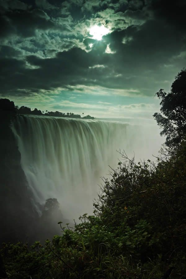 Victoria Falls, between Zambia and Zimbabwe
